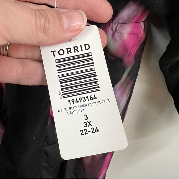 *NEW* Torrid Happy Camper Puffer Active Pullover - Picture 11 of 16